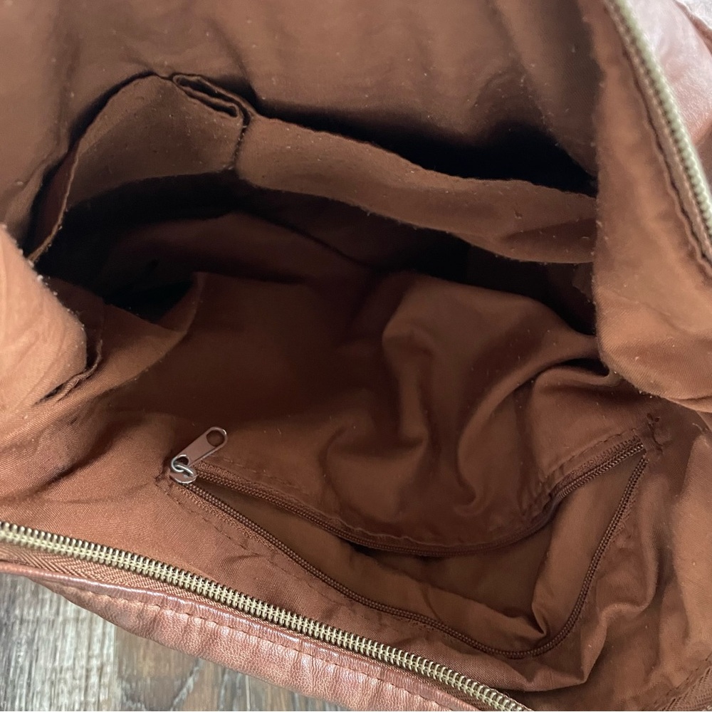 Stone Mountain USA‎ brown leather purse. Great condition inside and out! - Picture 6 of 6